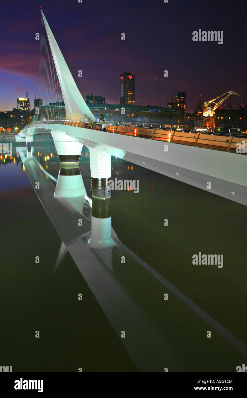 Puente de la Mujer Ponte delle donne Santiago Calatrava Dique 3 Puerto Madero Buenos Aires Argentina America del Sud Foto Stock