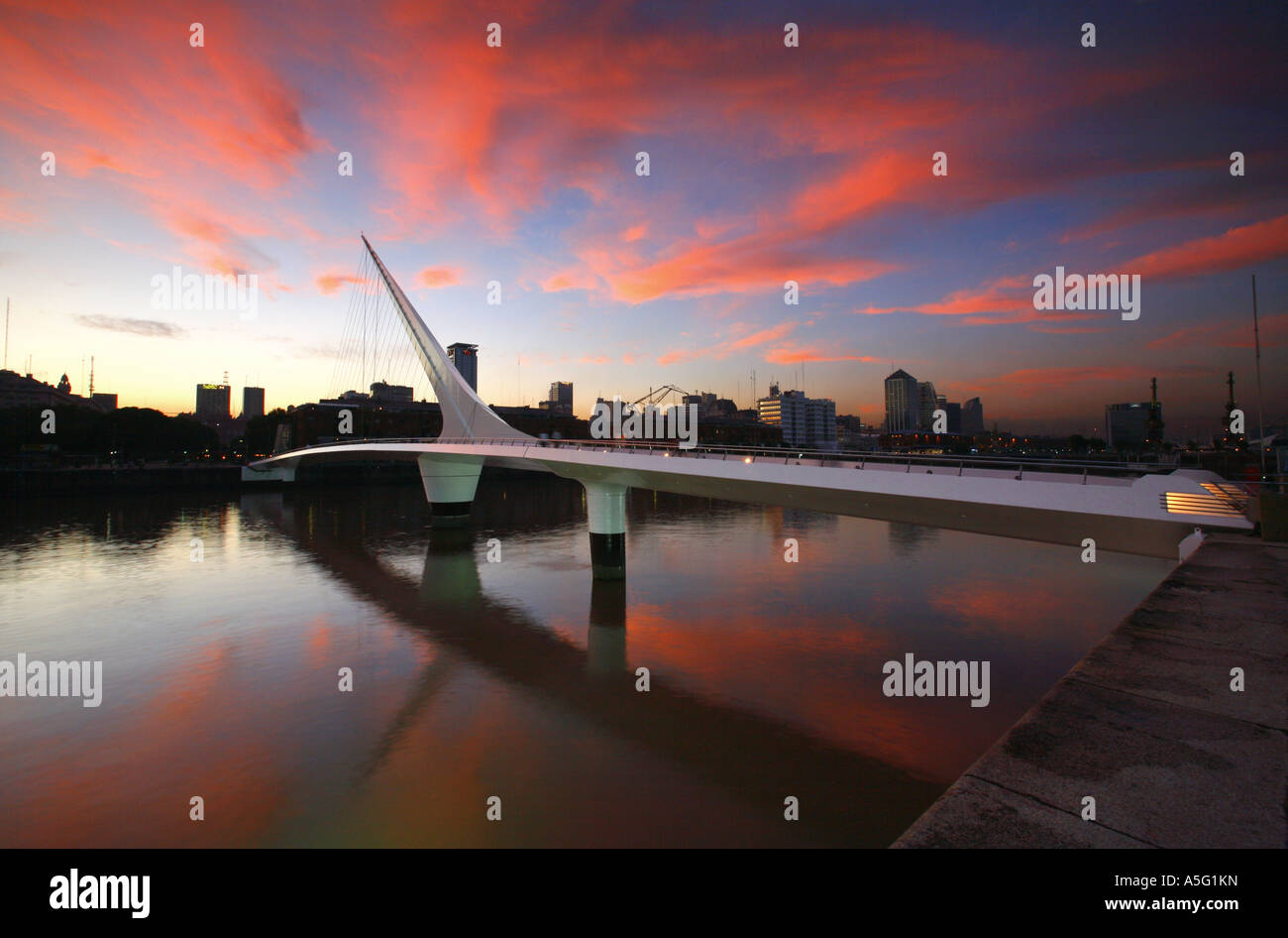 Puente de la Mujer Ponte delle donne Santiago Calatrava Dique 3 Puerto Madero Buenos Aires Argentina America del Sud Foto Stock