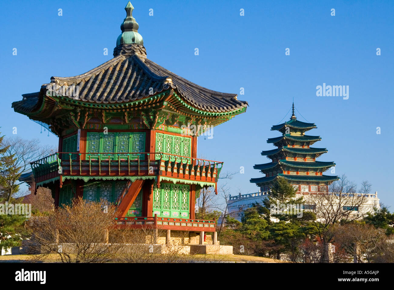 Hyangwon Jeong Pavilion Gyeongbokgung Palace Seoul COREA Foto Stock