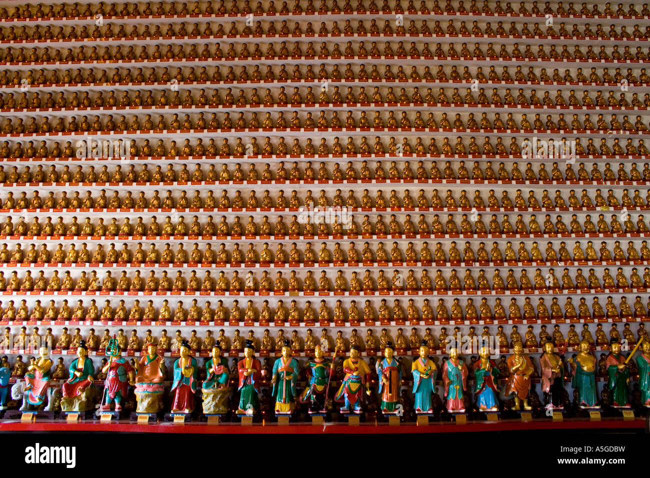 Diecimila Diecimila Buddha Monastero Shatin Hong Kong Cina Foto Stock
