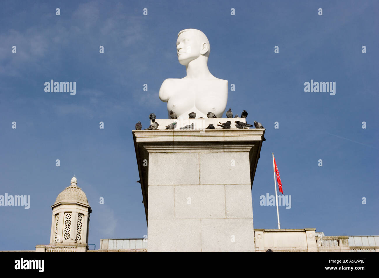 Alison riunitore statua su zoccolo in Trafalgar Square Foto Stock