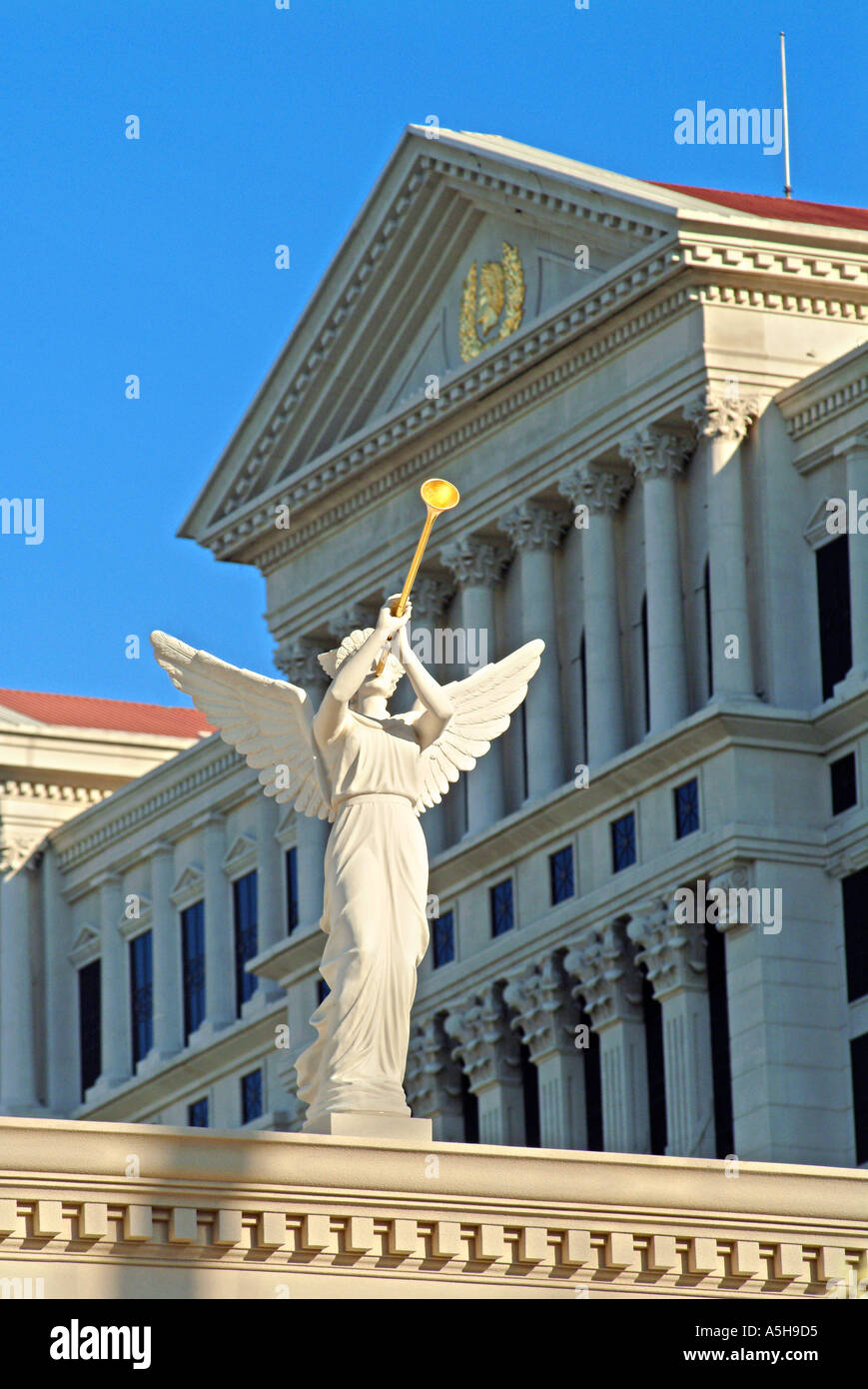 Angelo femmina statueblowing trombe a Las Vegas Foto Stock