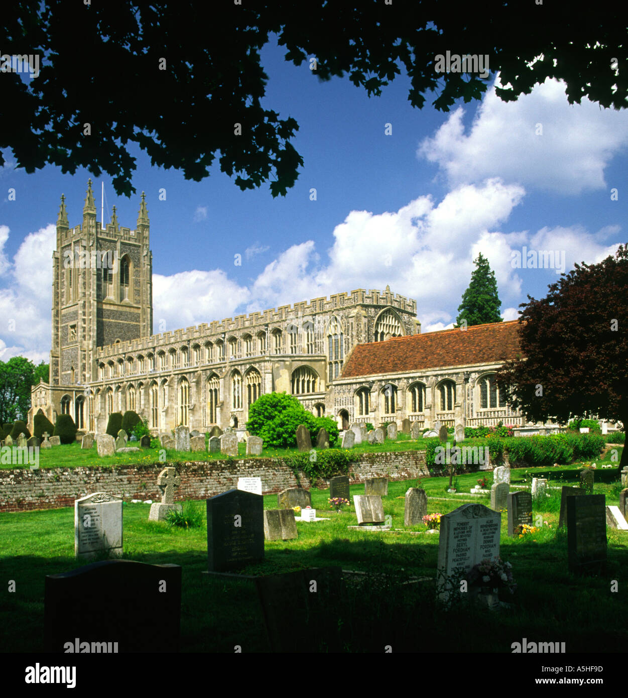 Chiesa della Santa Trinità nel villaggio di Long Melford nel Suffolk, Inghilterra Foto Stock