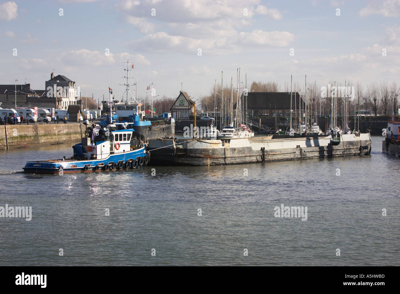 In dragaggio Bassin Morny Deauville Normandia Francia Foto Stock