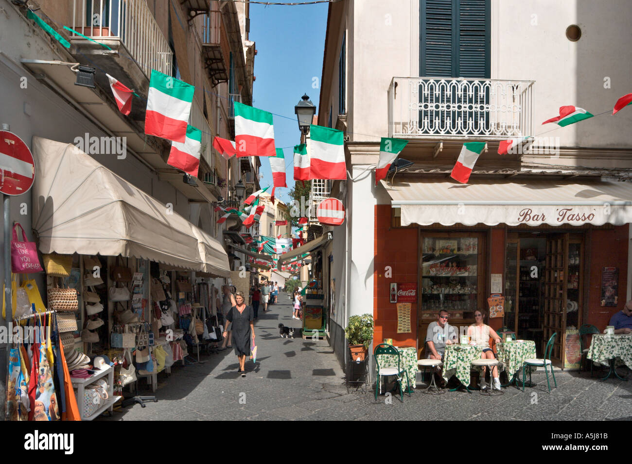 Cafe nel centro storico di Sorrento, Riviera Napoletana, Italia Foto Stock