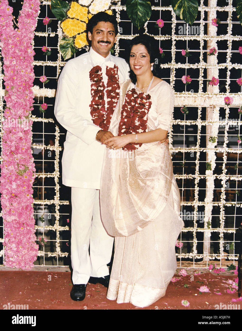 Parsi matrimonio coppia Zorastrian, Bombay, Mumbai, Maharashtra, India, - solo per uso editoriale Foto Stock