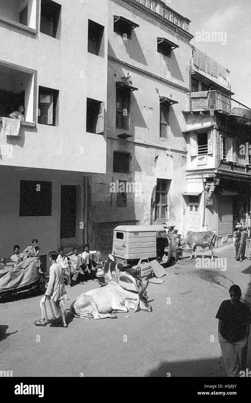 PAR102710 vista della strada di Jahanpanah ni pol città vecchia Ahmedabad Gujarat India Asia Foto Stock