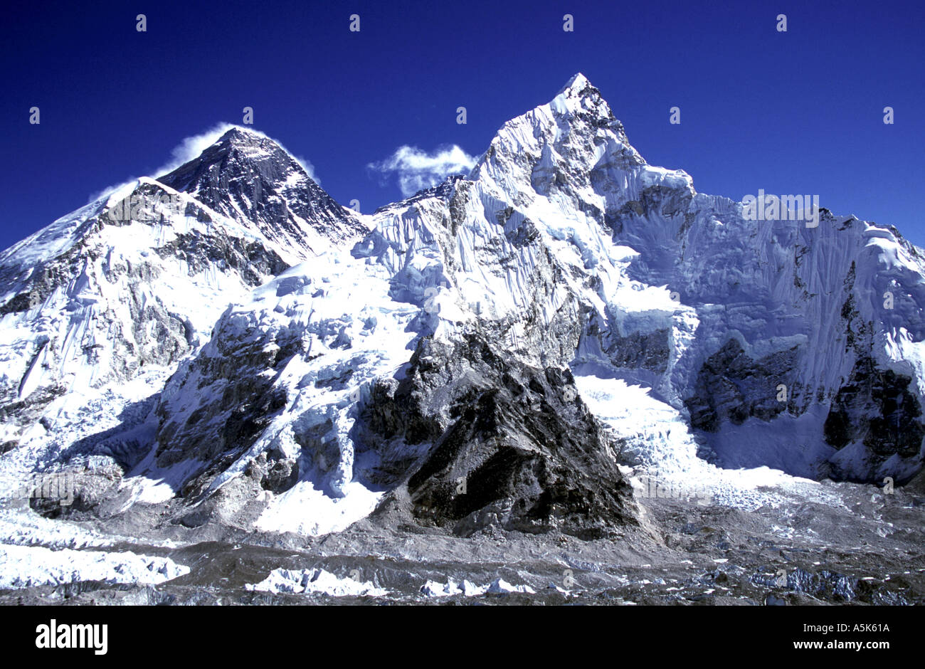 Everest e sul Nuptse montagne da Kala Patar in Himalaya Nepal Foto Stock