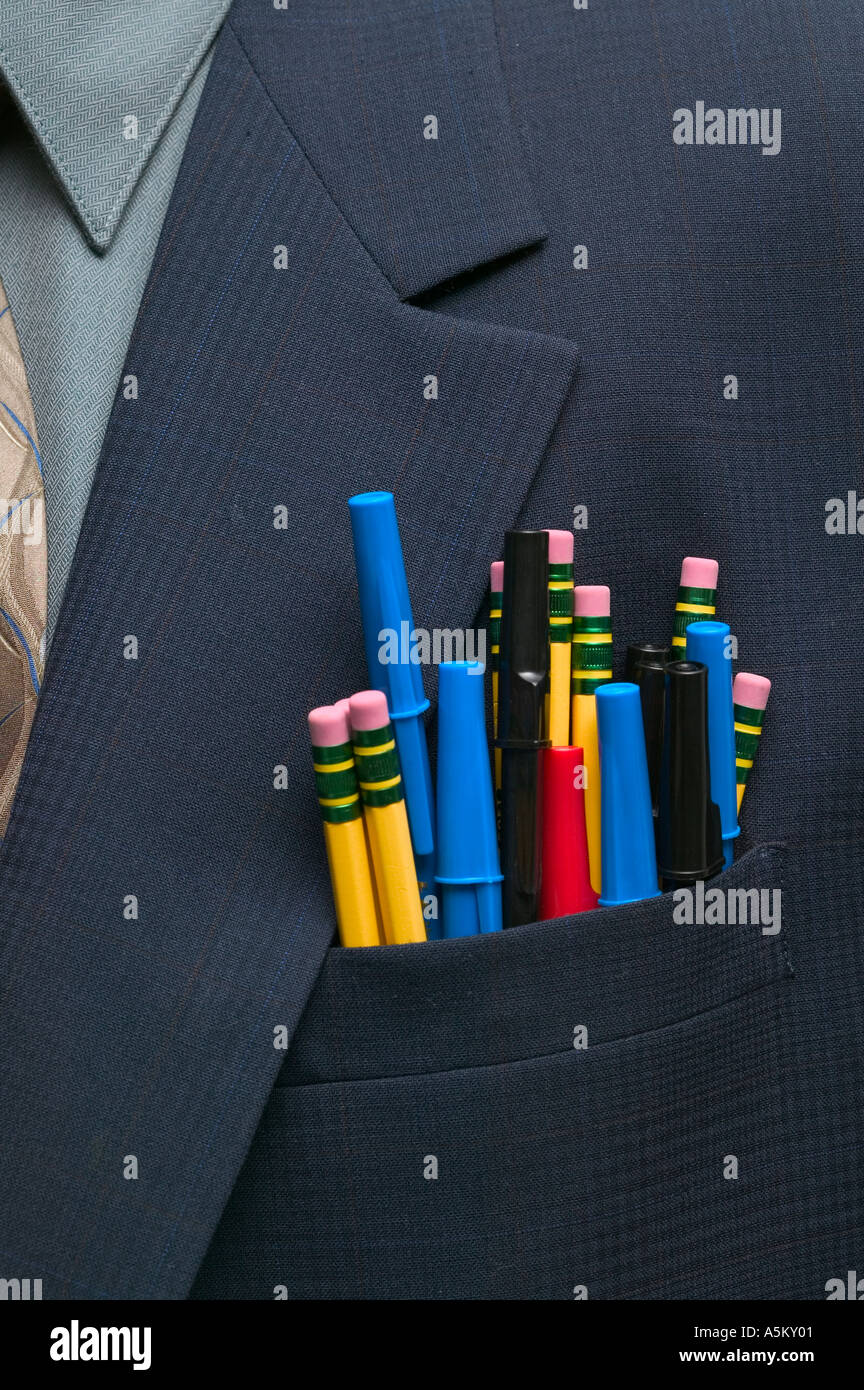 Penne e matite a soddisfare la tasca di executive Foto Stock