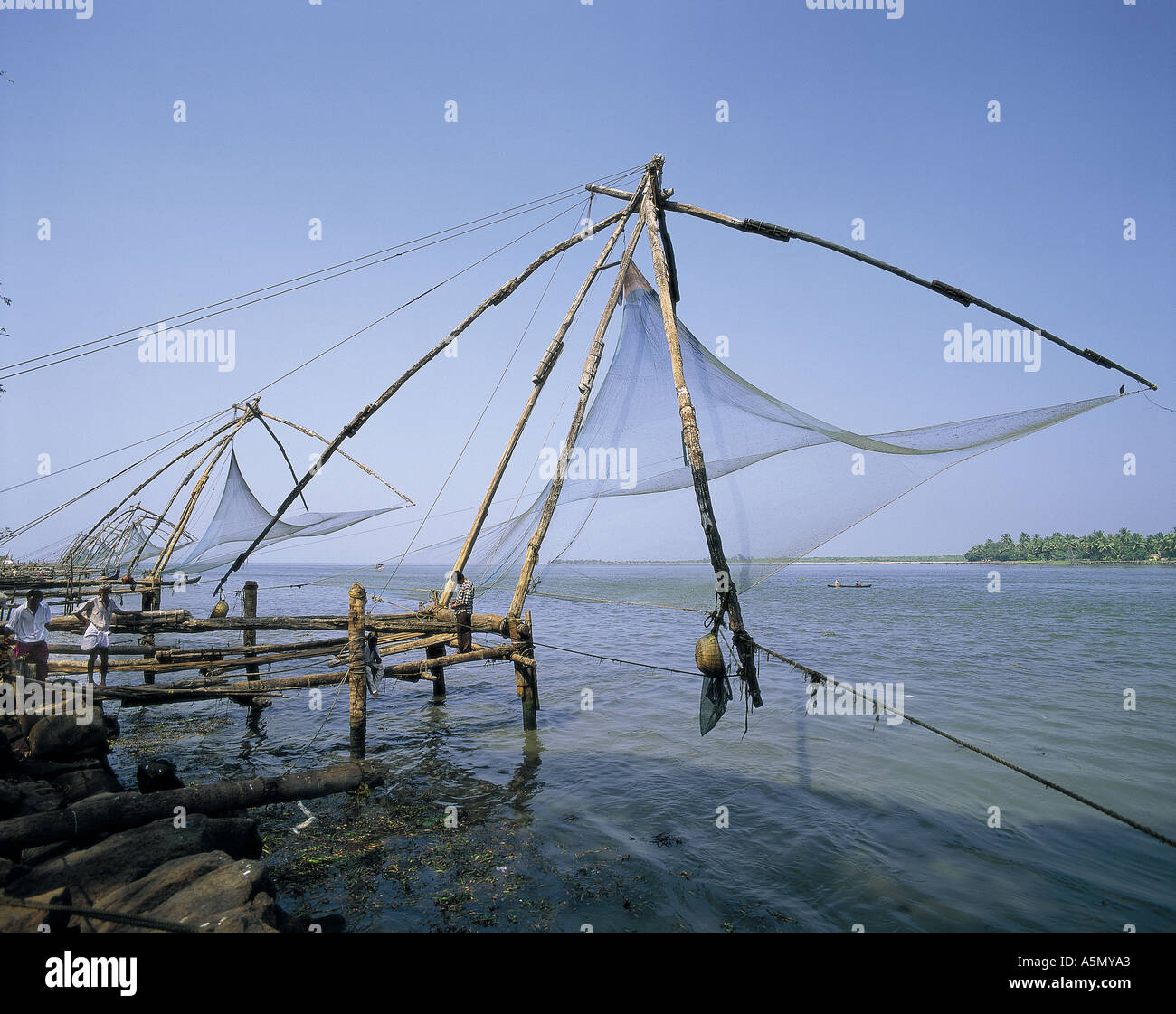 Cinese di reti da pesca a Cochin, India Kerala Foto Stock