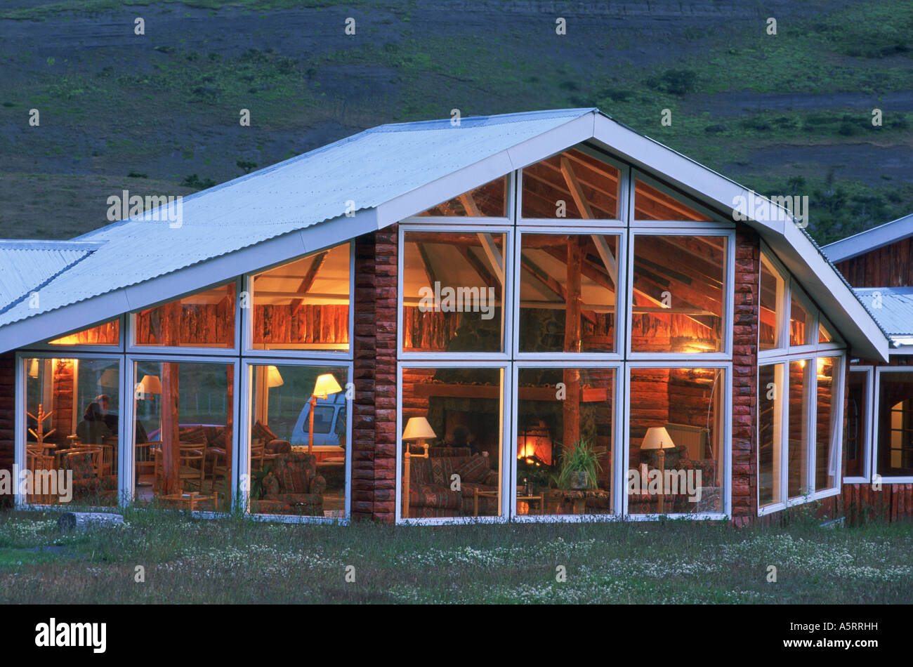 Hotel Las Torres nel Parco Nazionale Torres del Paine una internazionale UNESCO Riserva della Biosfera in Patagonia Cile Foto Stock