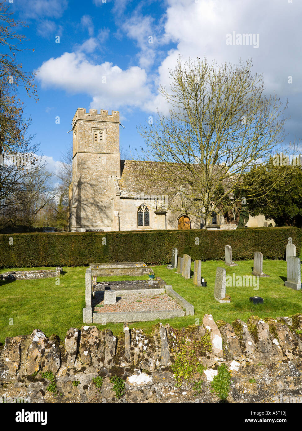 Chiesa di Santa Maria Vergine in Buscot Oxfordshire UK Foto Stock