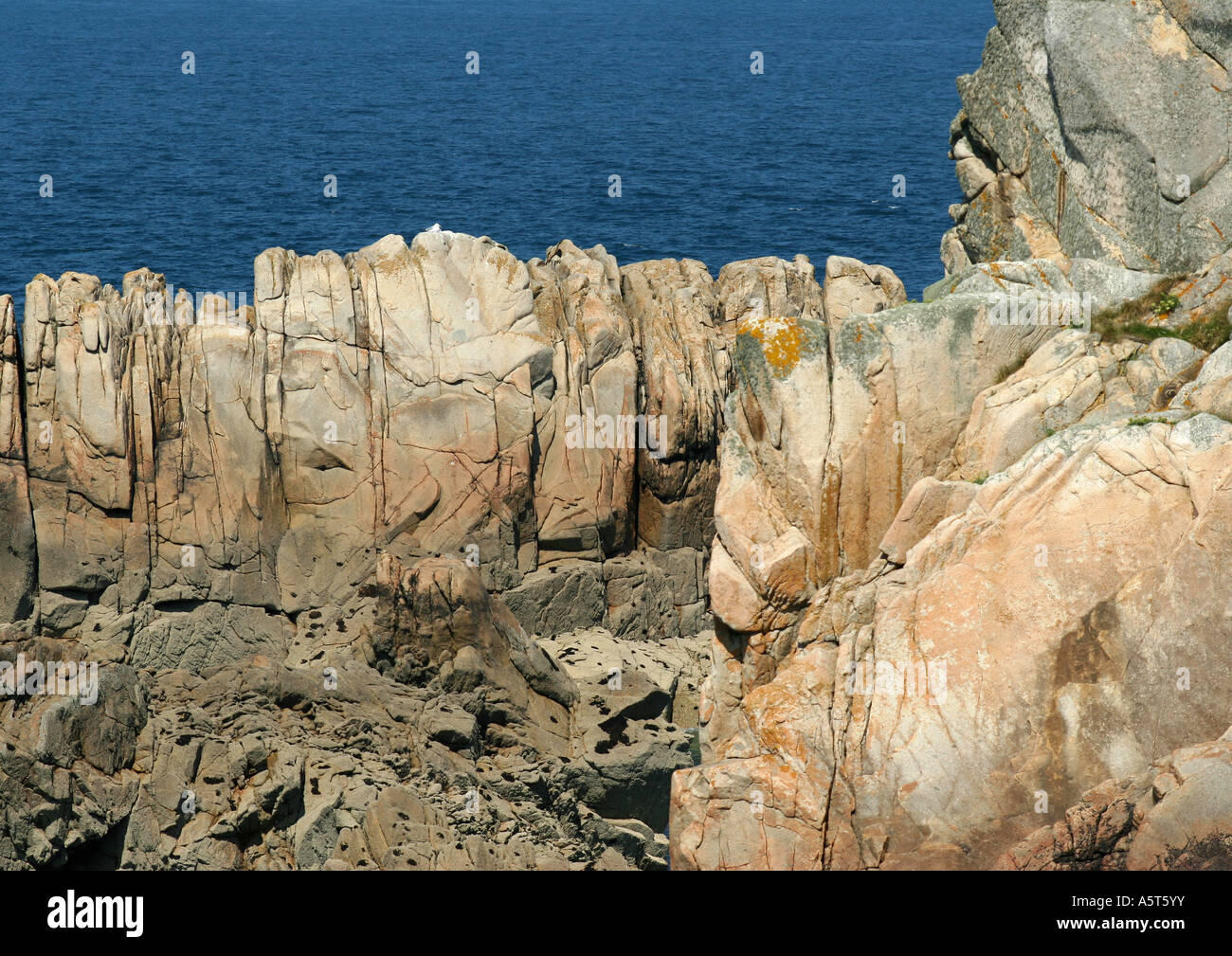 Ile de Brehat, Bretagna, Francia, le formazioni rocciose costiere Foto Stock