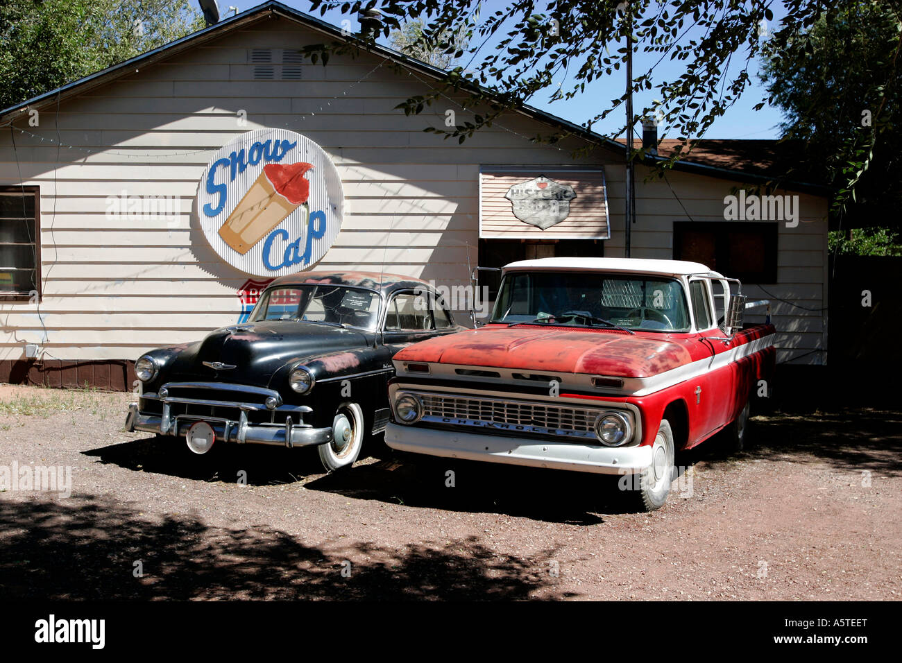 Noi SELIGMAN vecchie auto lungo la famosa Route 66 FOTO GERRIT DE HEUS Foto Stock