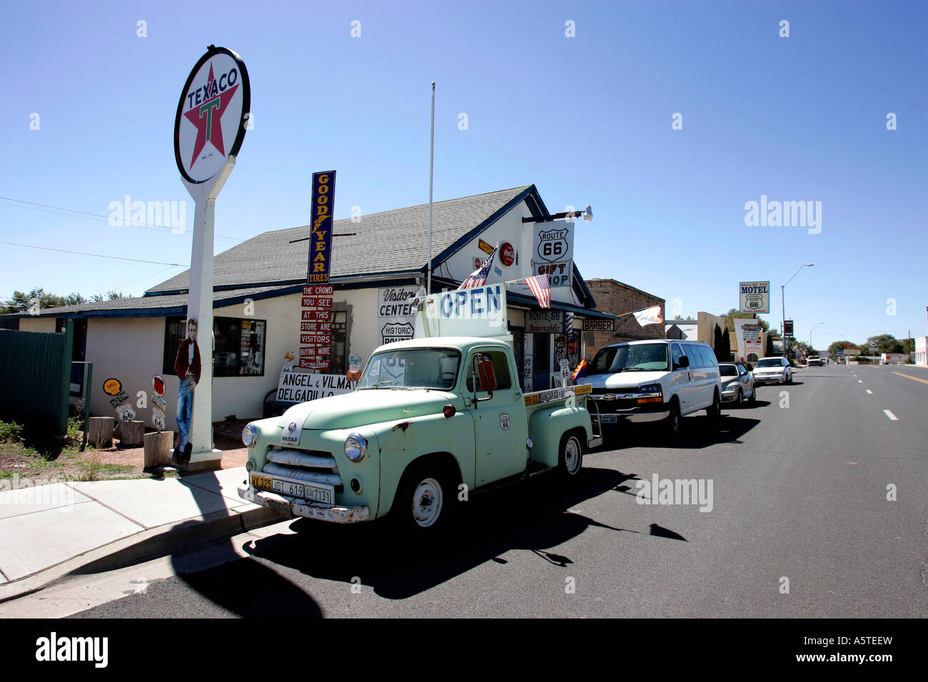 Noi SELIGMAN vecchie auto lungo la famosa Route 66 FOTO GERRIT DE HEUS Foto Stock