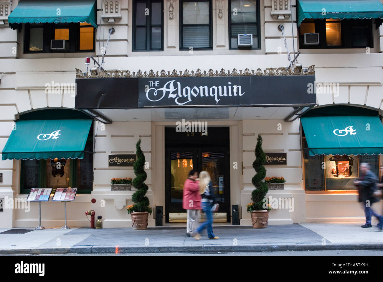 L'hotel Algonquin è stata la casa di leggendaria tavola rotonda midtown Manhattan New York City Foto Stock