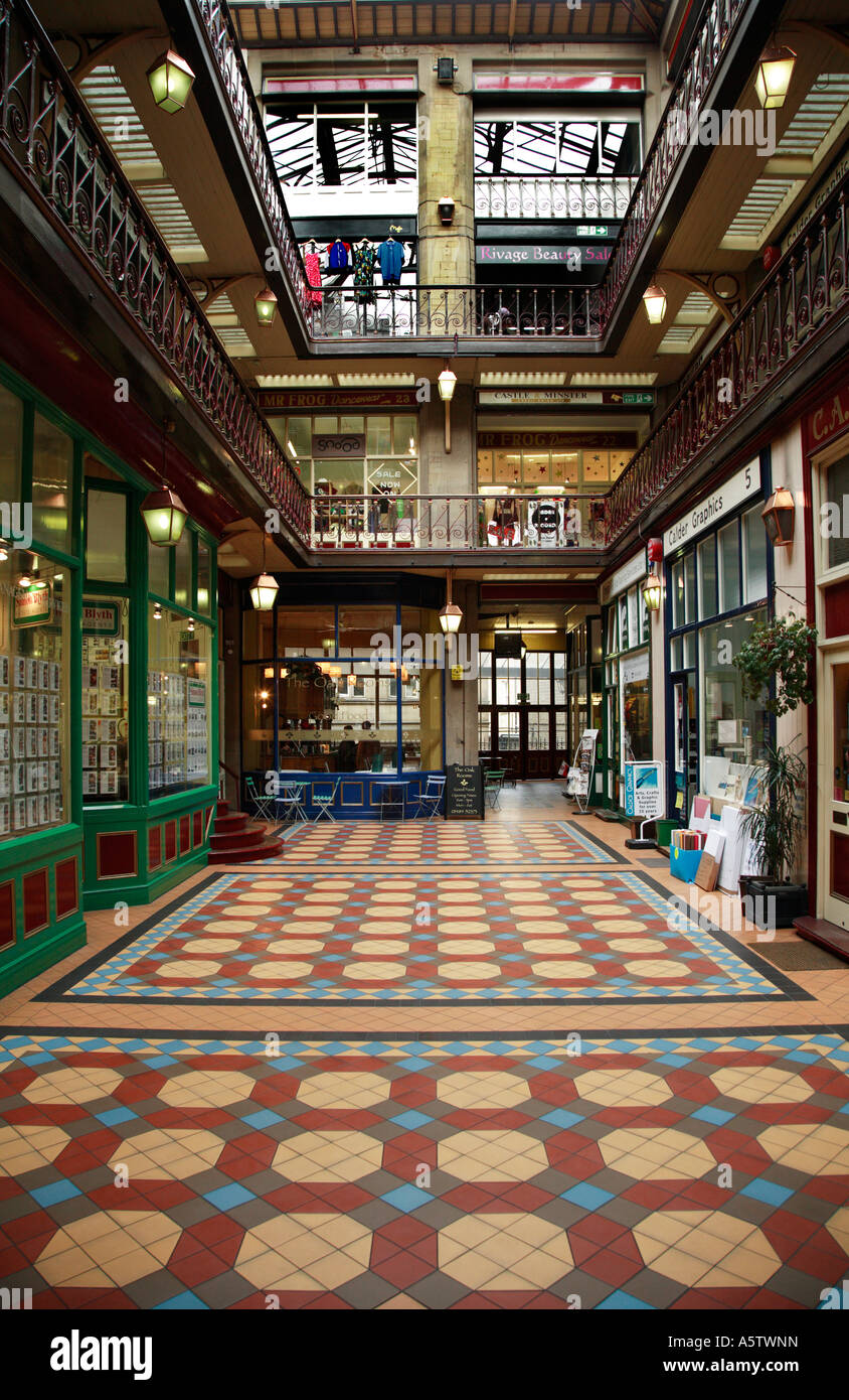 Interno del Vittoriano Byram Arcade, Huddersfield, West Yorkshire, Inghilterra, Regno Unito. Foto Stock