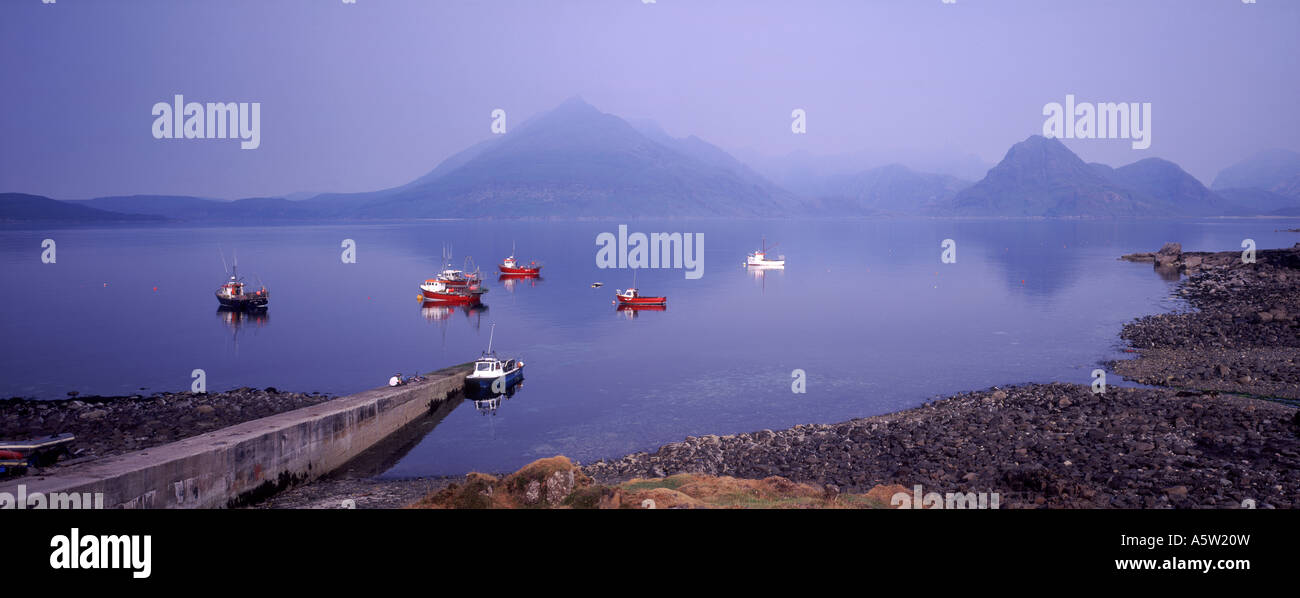 La Cullin Hills sull'Isola di Skye da Elgol, Ross & Cromarty, regione delle Highlands Scozzesi. GPAN 0120 Foto Stock