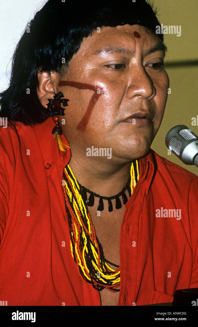 Davi Kopenawa Yanomami ,conferenza stampa in occasione del vertice della Terra di Rio de Janeiro 1992, Brasile Foto Stock