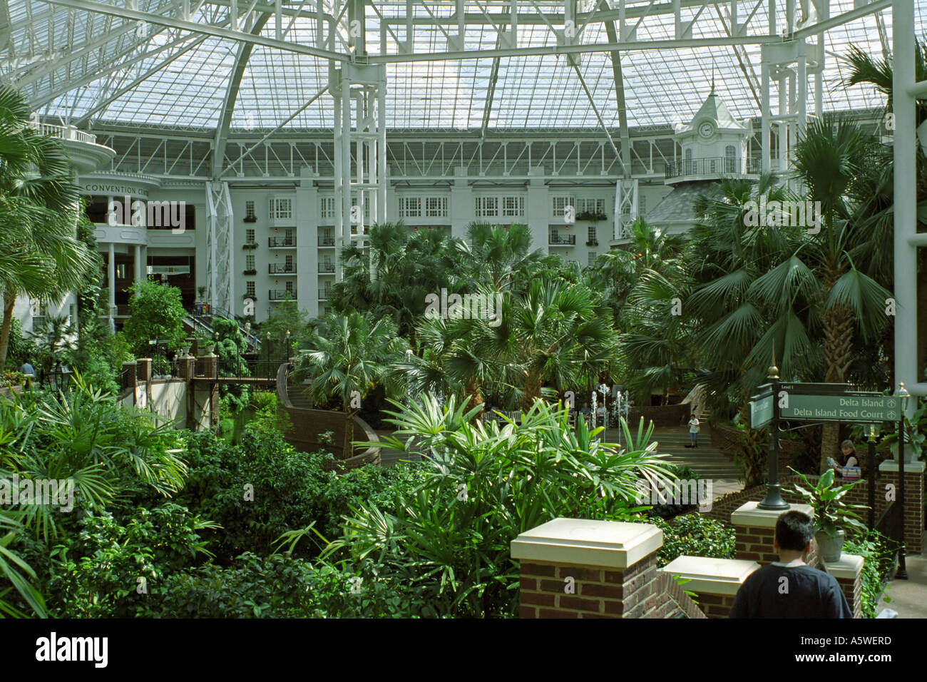 Interno di Gaylord Opryland Hotel a Nashville Tennessee USA Foto Stock