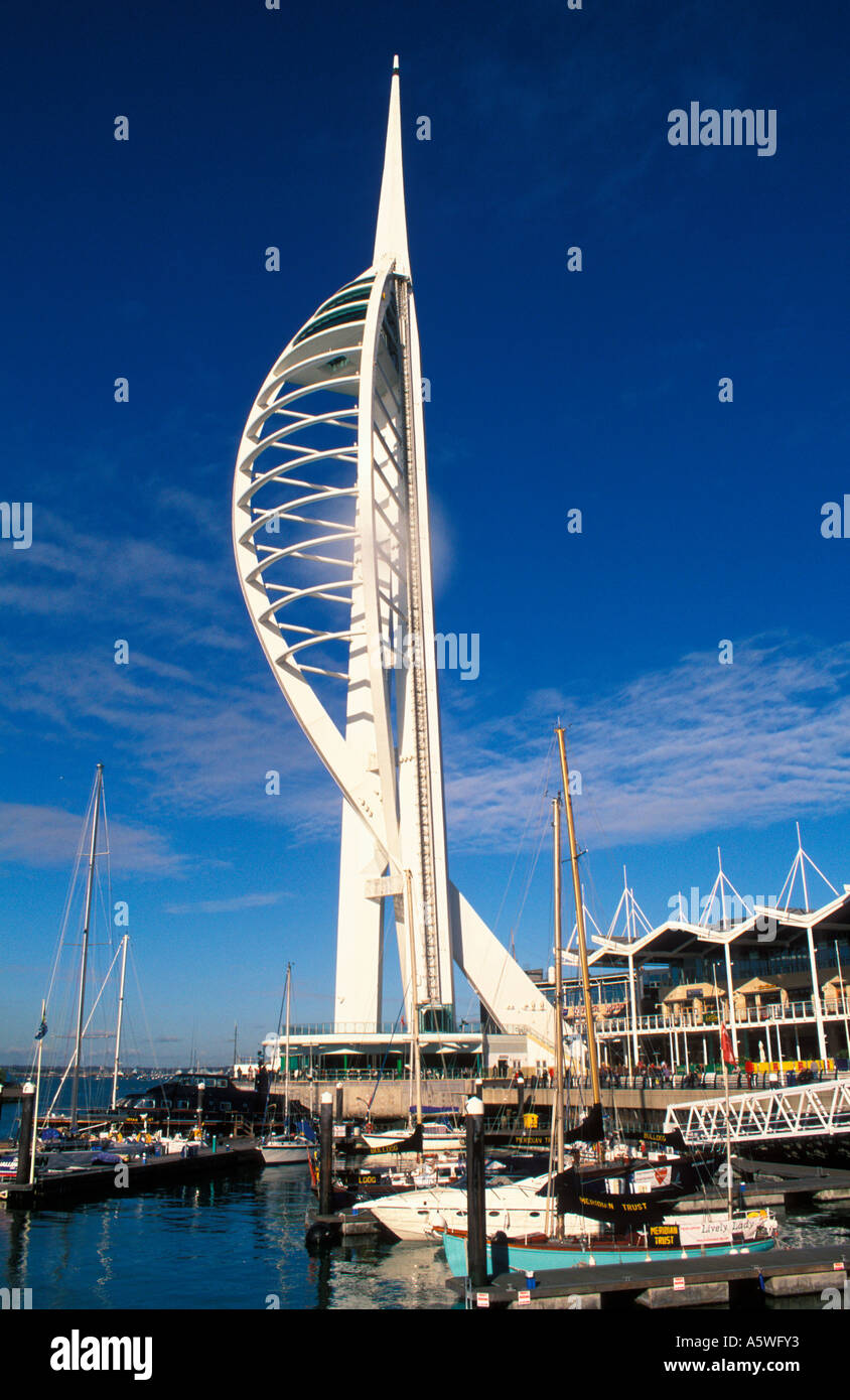 Spinnaker Tower di Portsmouth Hampshire Inghilterra Foto Stock