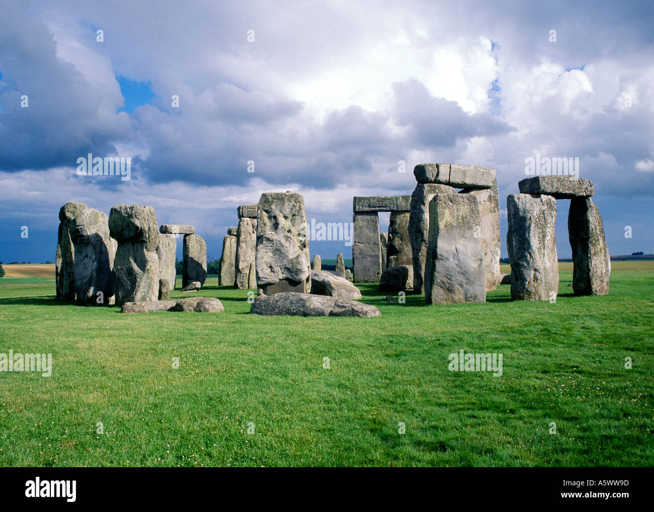 Stonehenge Wiltshire, Inghilterra UK travel Turismo patrimonio storico pre età del bronzo monumento megalitico di mistero immaginazione druidi Foto Stock