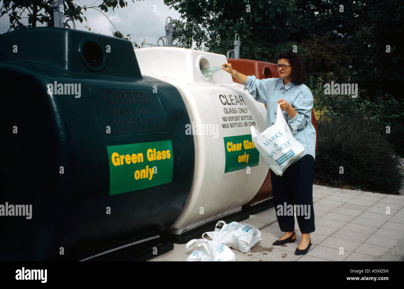 Bottle Bank il riciclaggio Foto Stock