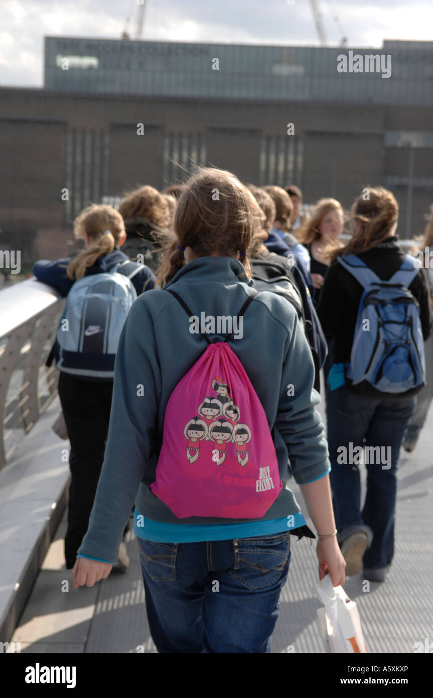 Scuola di viaggio alla Tate Modern Foto Stock