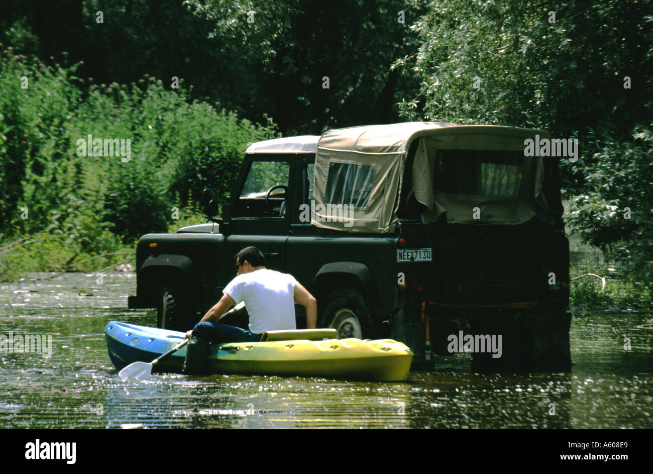 Land Rover al lago di Kerkini in primavera Foto Stock