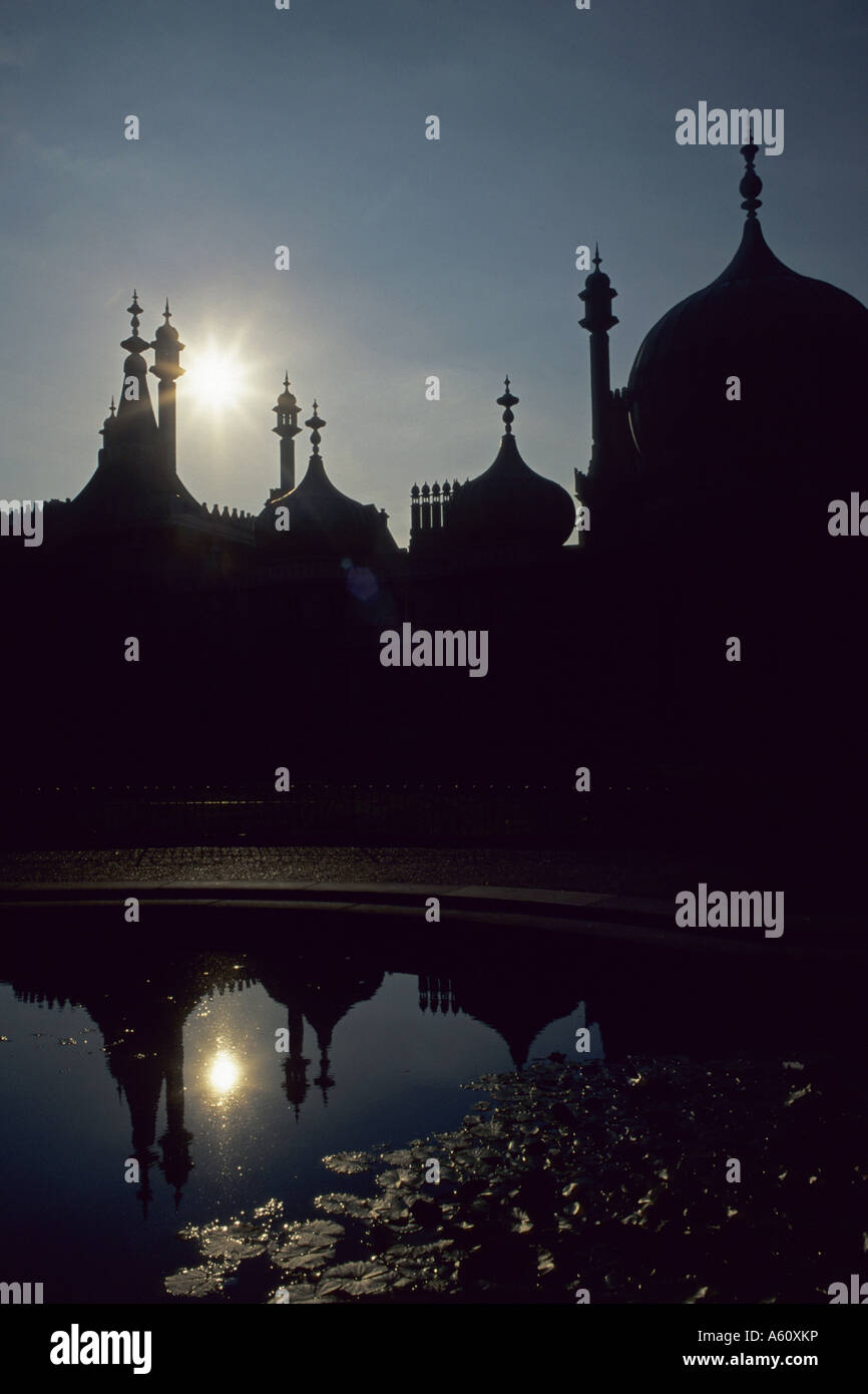 Royal Pavillon, in back-light, Regno Unito, Inghilterra, East Sussex, Brighton Foto Stock