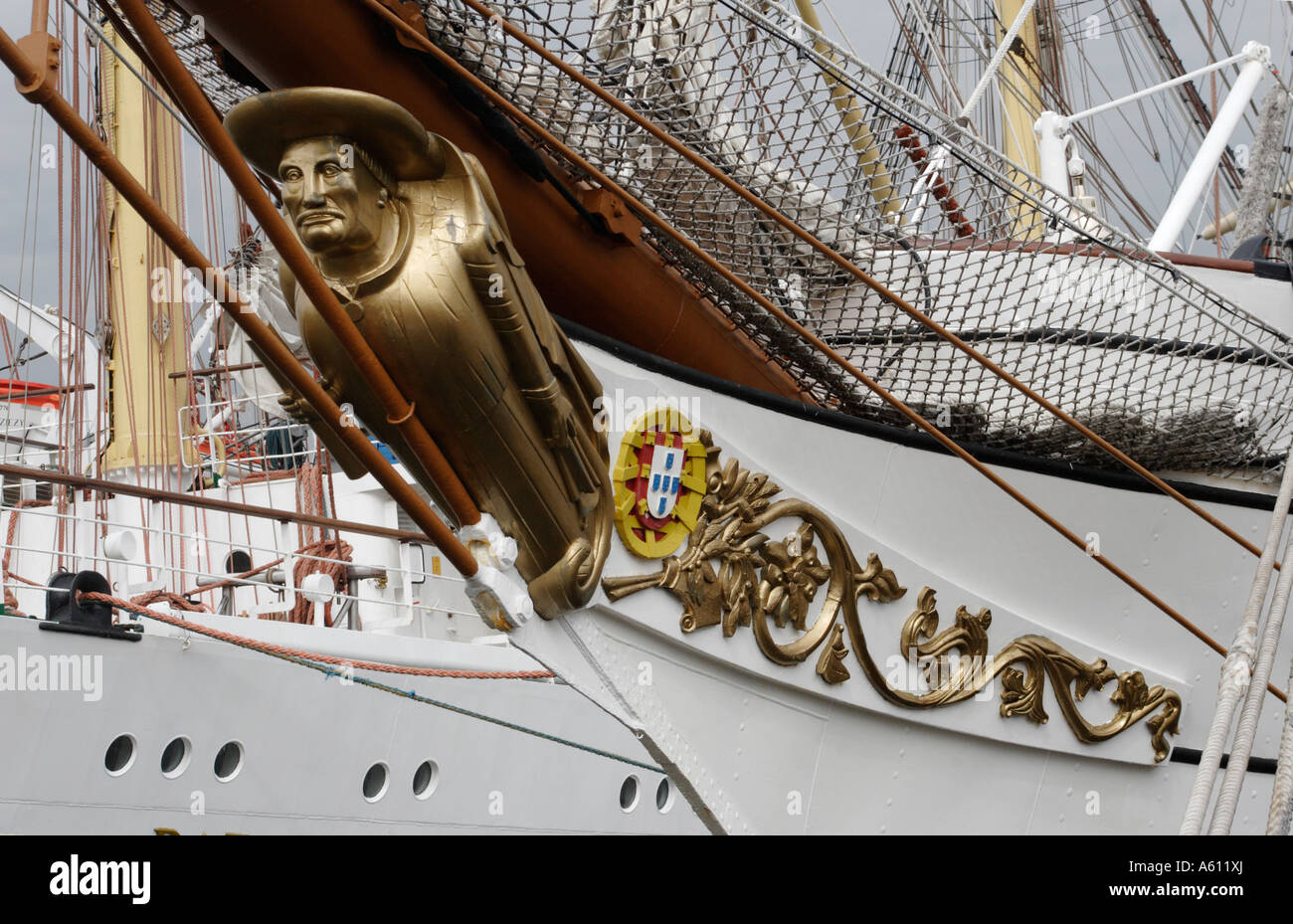 Polena della marina portoghese addestramento alla vela di nave Sagres III Foto Stock