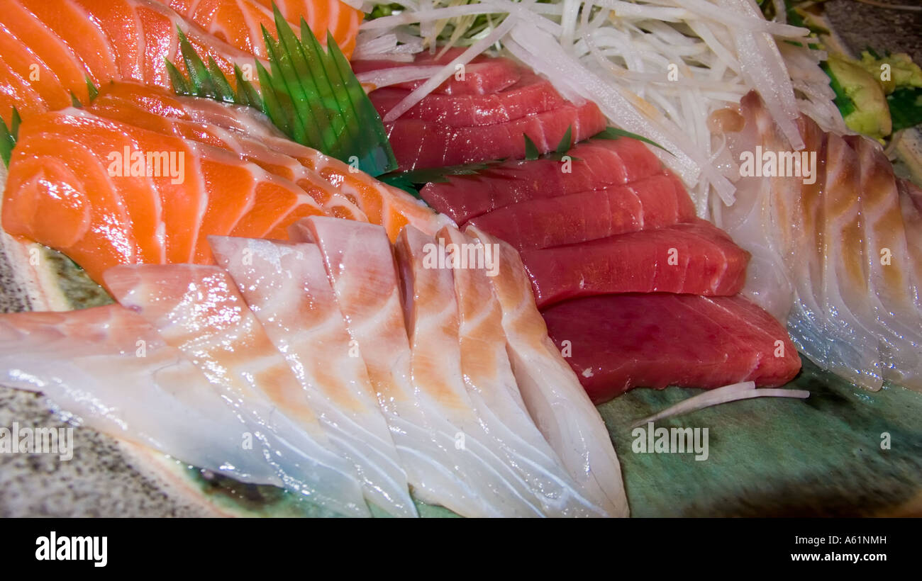 Il cibo giapponese sashimi con insalata di daikon Foto Stock