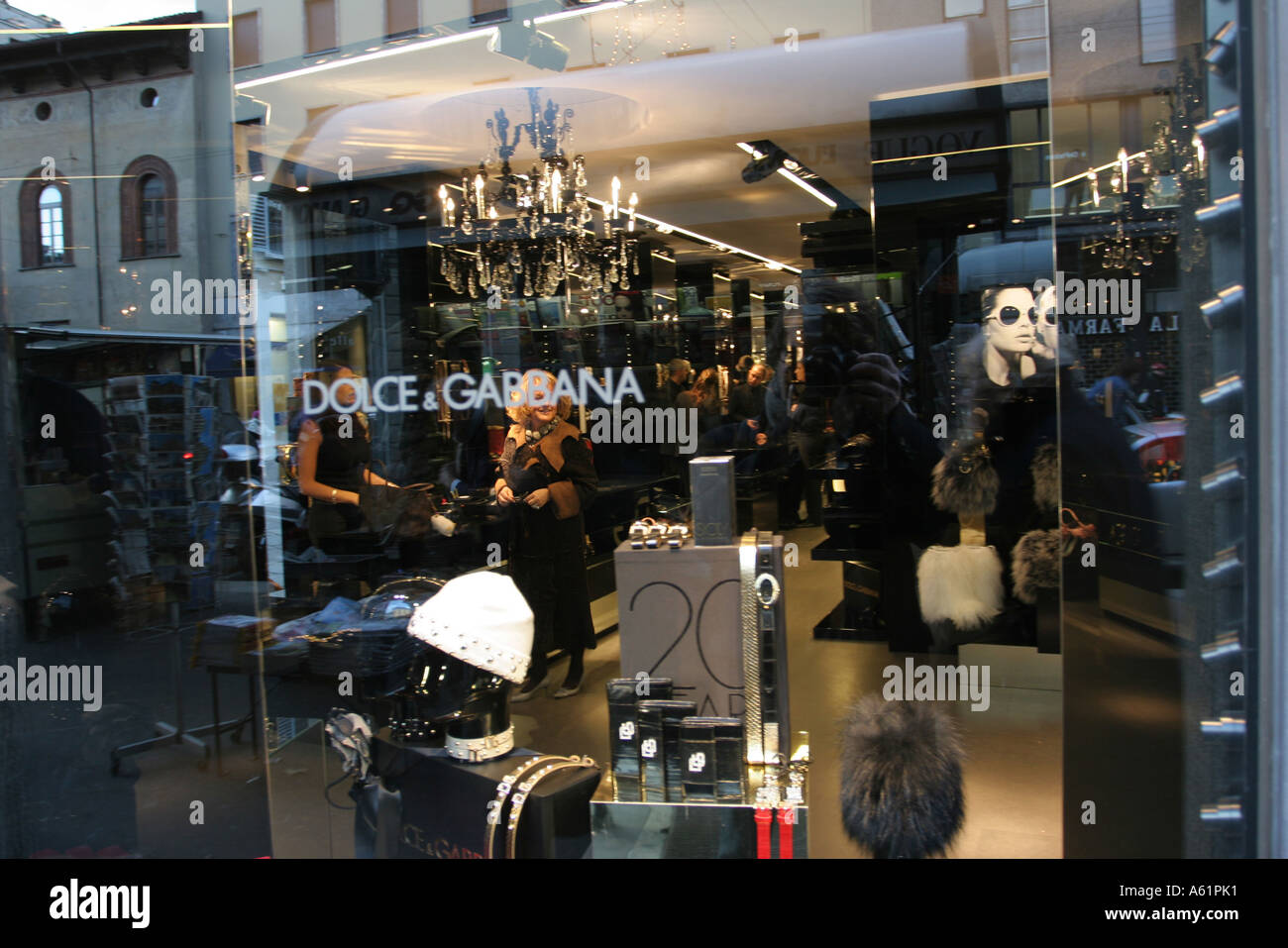 Dolce e Gabbana shop Corso Venezia milano lombardia italia Foto stock -  Alamy