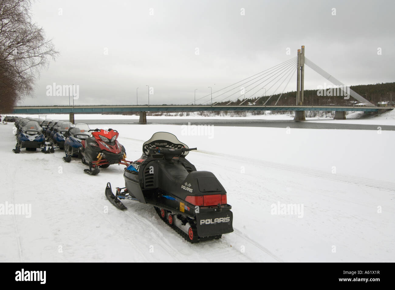 Ponte di Jätkänkynttilä, fiume Kemijoki. Rovaniemi, Finlandia Foto stock -  Alamy