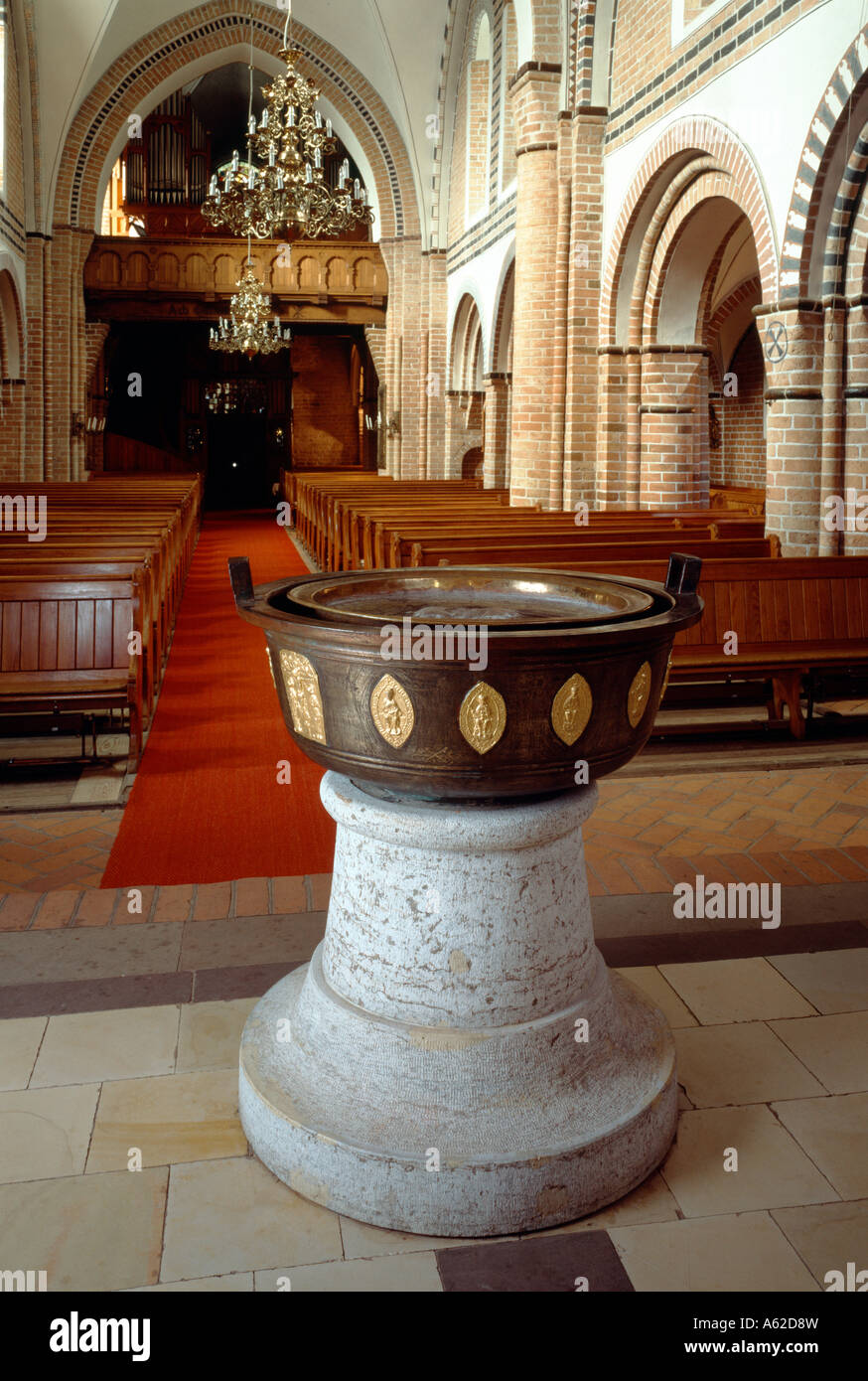 Altenkrempe, Basilika, Taufstein Foto Stock