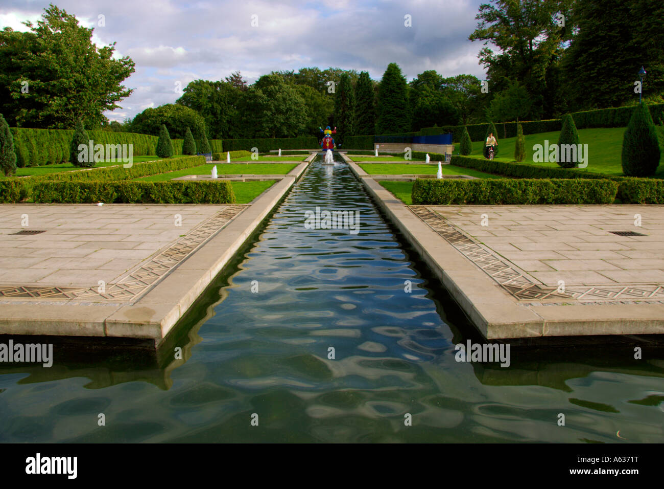 Mughal fontane di acqua in Lister Park Bradford Regno Unito Foto Stock