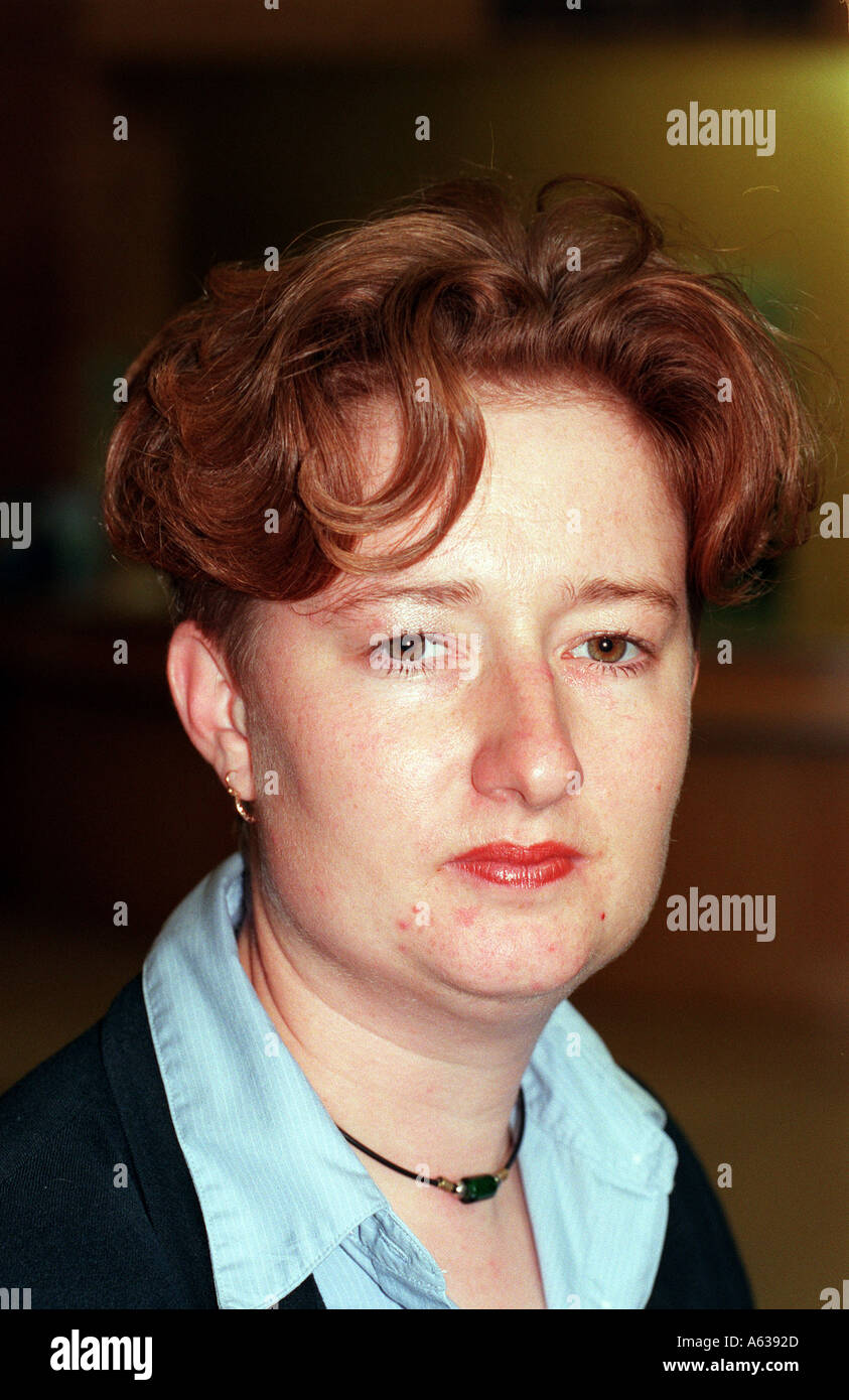 Karen Gillard gay ex partito conservatore sostenitore ora un membro del Partito europeo dei liberali democratici Foto Stock