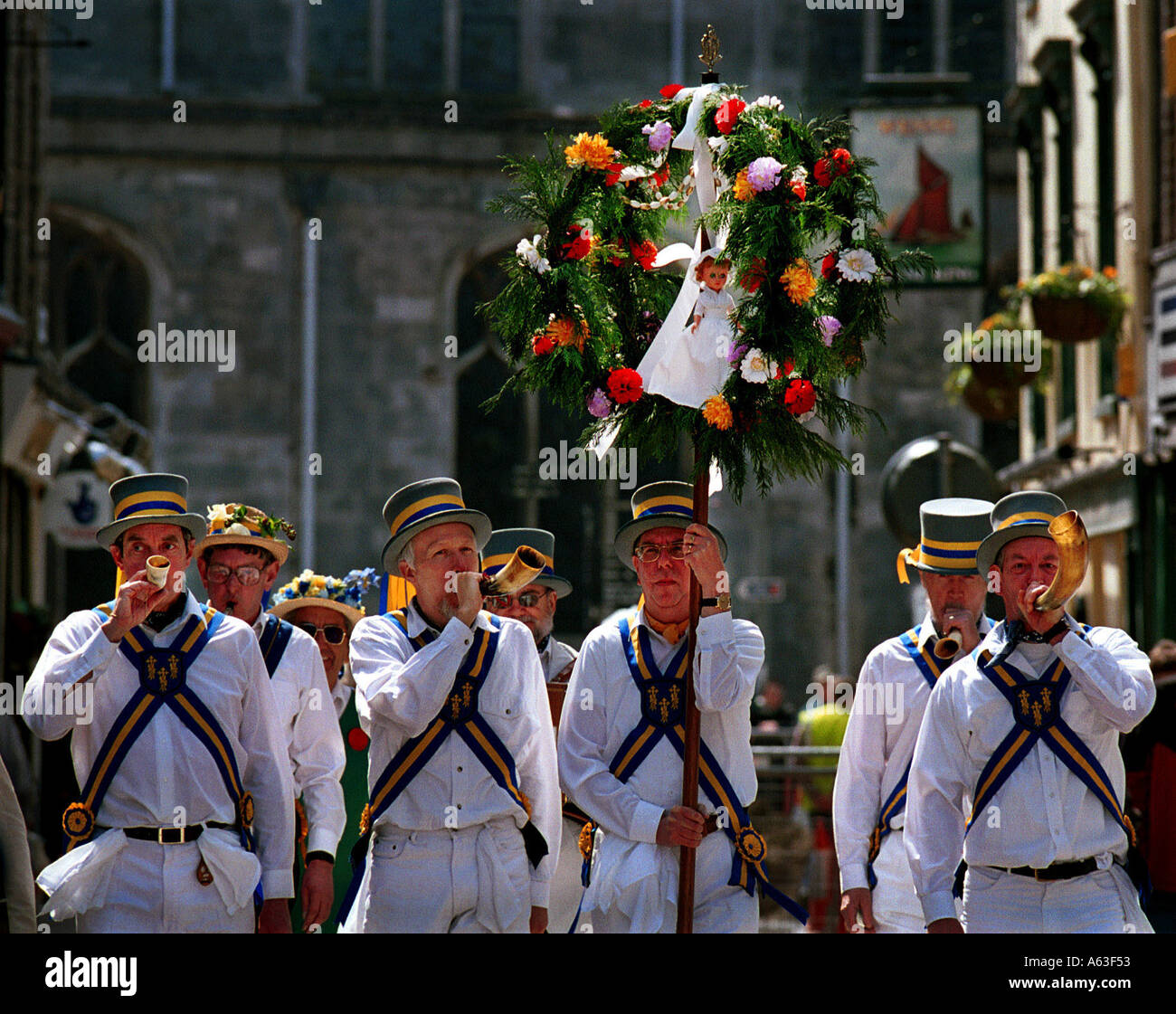 Il KING S LYNN PUÒ GARLAND. 1 maggio 2001 Foto Stock