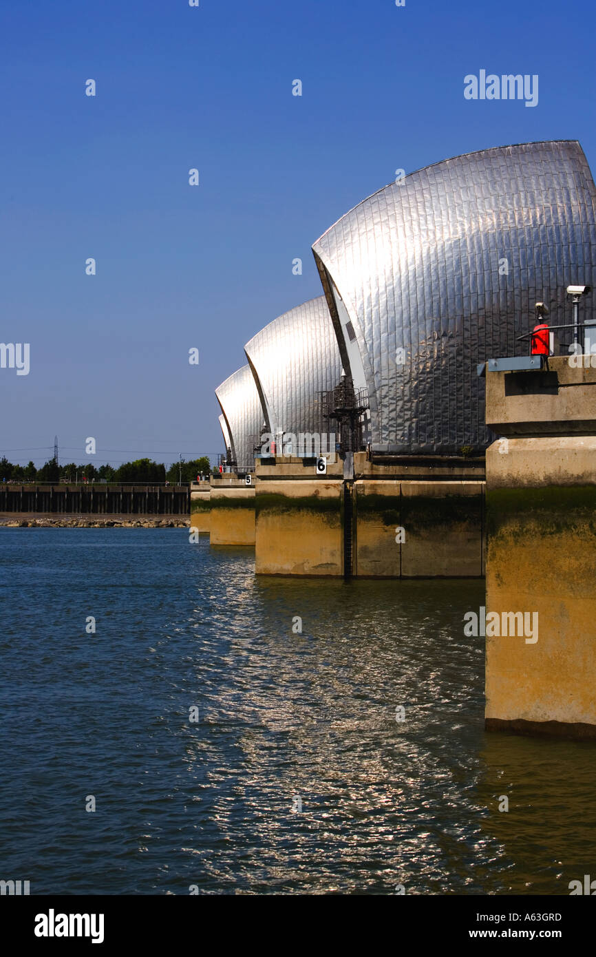 La Thames Barrier salvaguardia Londra da insolitamente alte maree Foto Stock