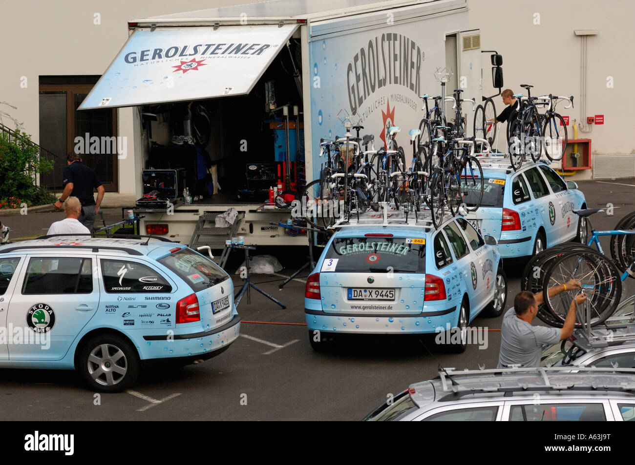 Tour de France team apparecchiature per la preparazione per la giornata di stage Foto Stock