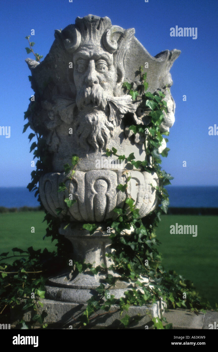 Urna di pietra, Ivy Foto Stock