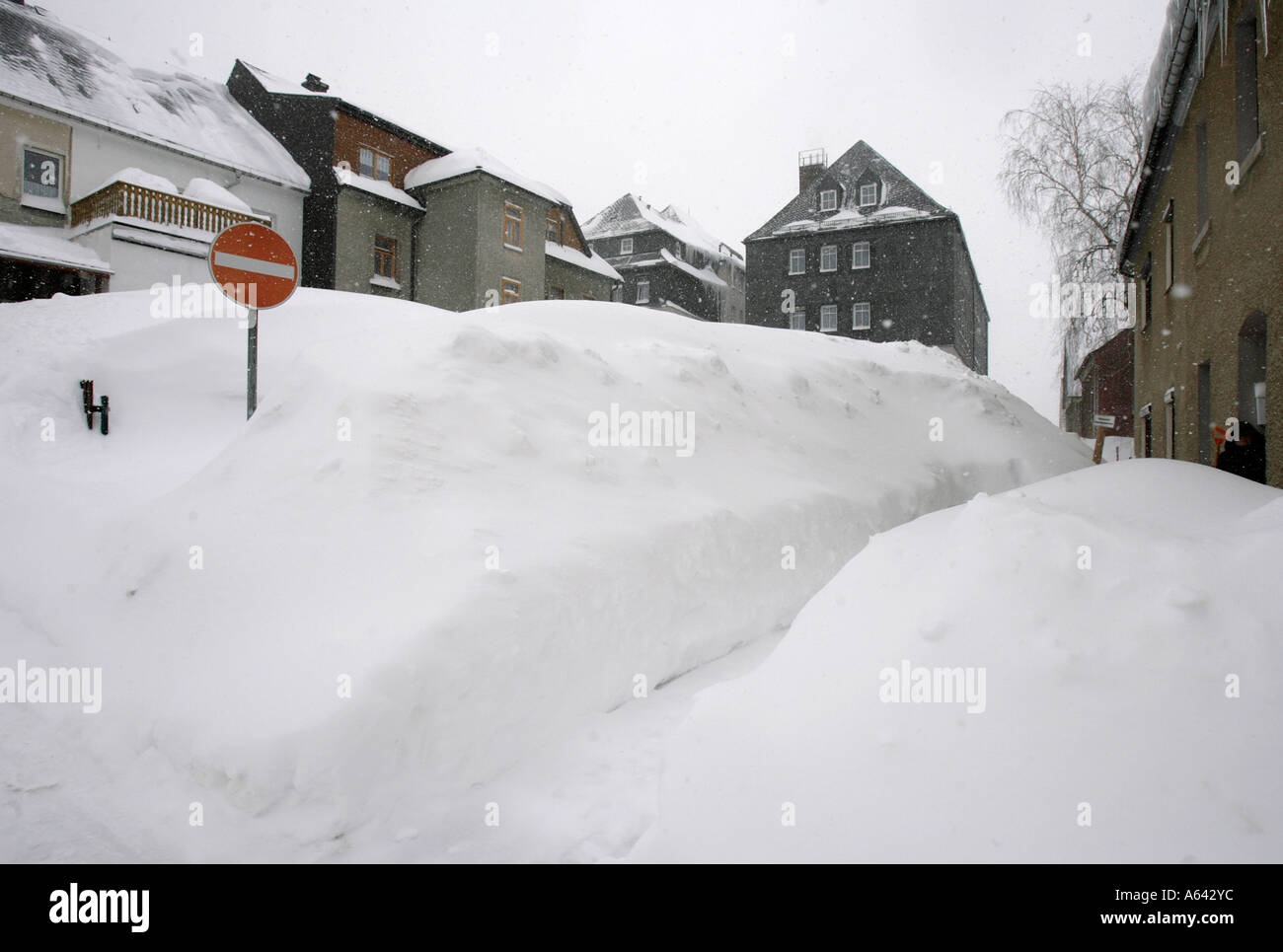 Metri di altezza neve in Oberwiesenthal, Monti Metalliferi, Erz Monti Metalliferi, Bassa Sassonia, Germania Foto Stock