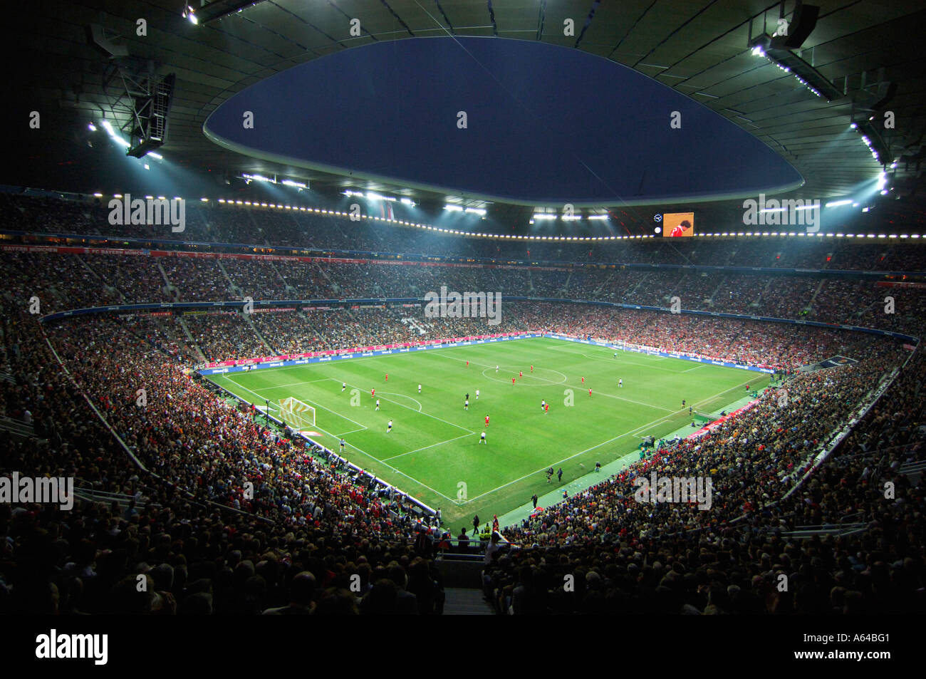 Partita di calcio Allianz Arena Monaco di Baviera Germania Foto stock -  Alamy