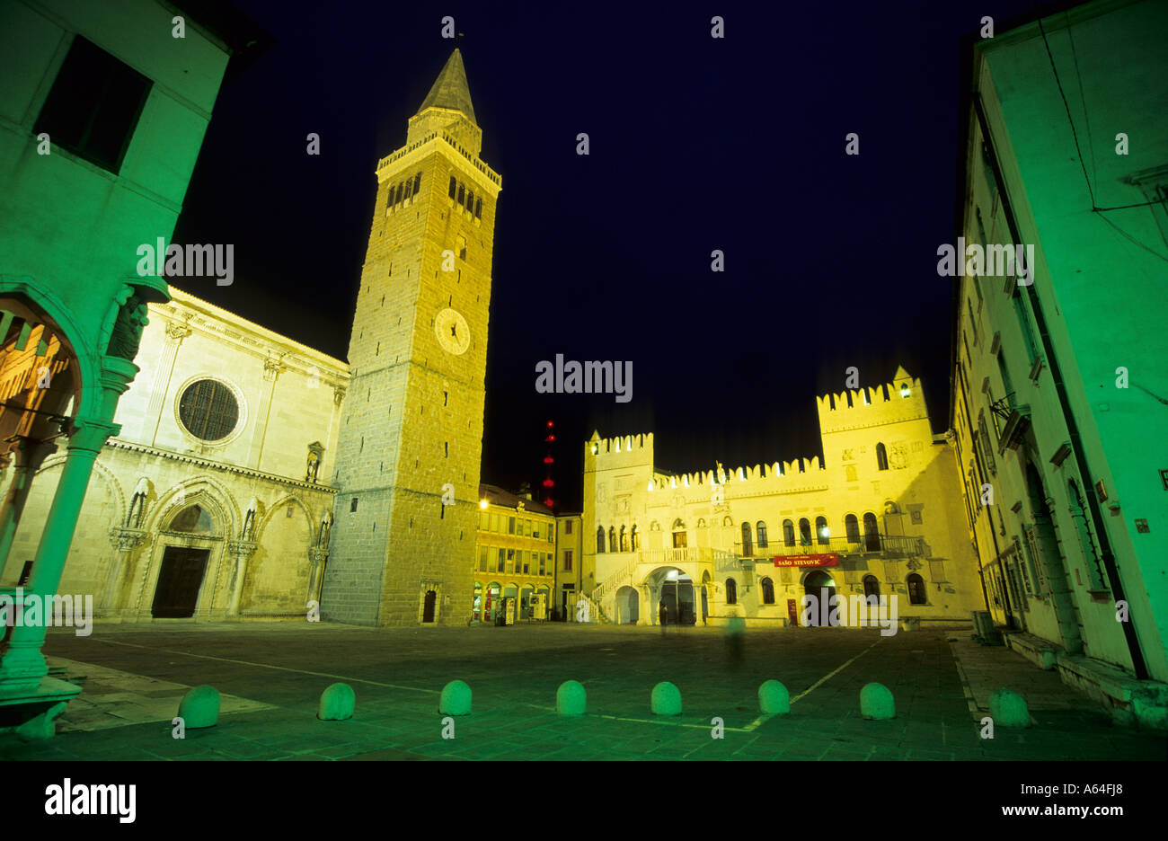 Piazza della Città di Capodistria con il palazzo Pretorio, regione di Primorska, Slovenia Foto Stock