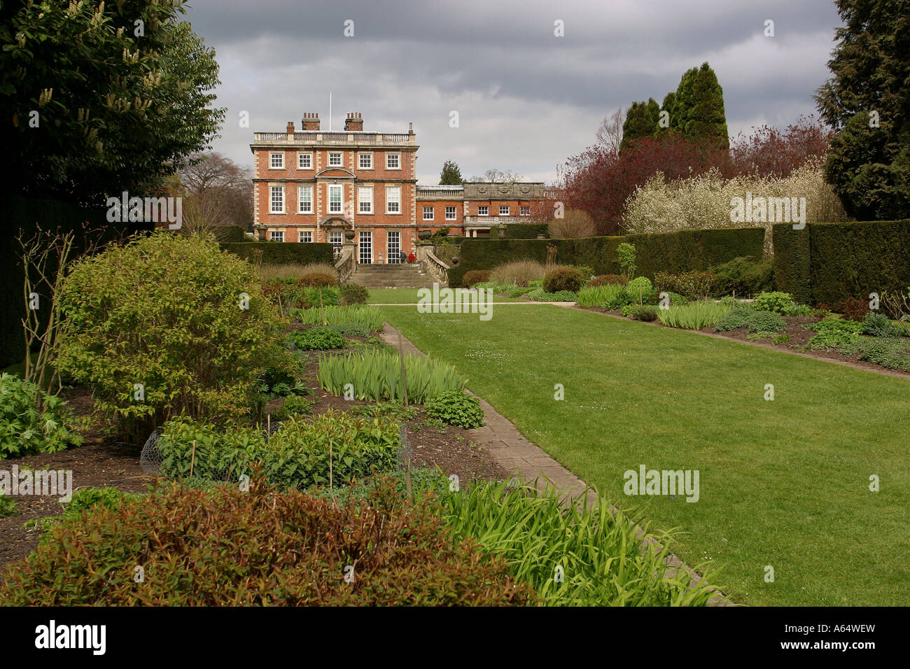 Regno Unito Yorkshire Ripon Newby Hall dal confine erbacee Foto Stock