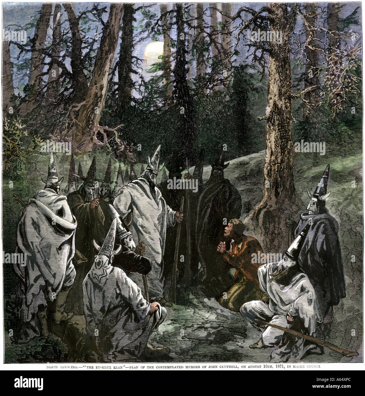 Ku Klux Klansmen (KKK) di decidere di omicidio americano africano John Campbell in North Carolina 1871. Colorate a mano la xilografia Foto Stock