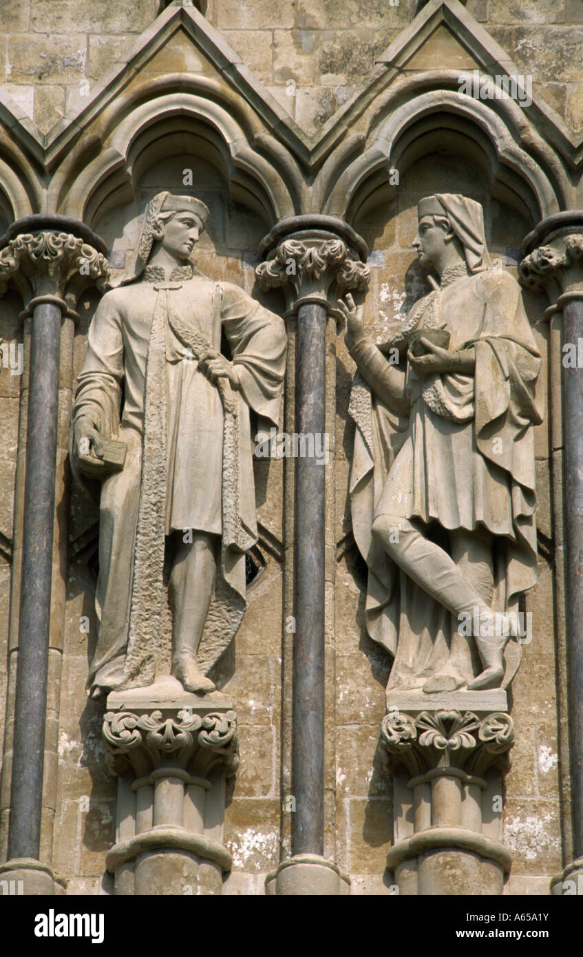 San Cosmo e San Damiano Cattedrale di Salisbury fronte ovest - Wiltshire Foto Stock