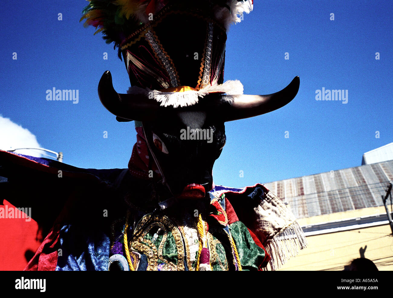 Tradizionale danza spagnola per le strade di Città del Guatemala Guatemala Foto Stock