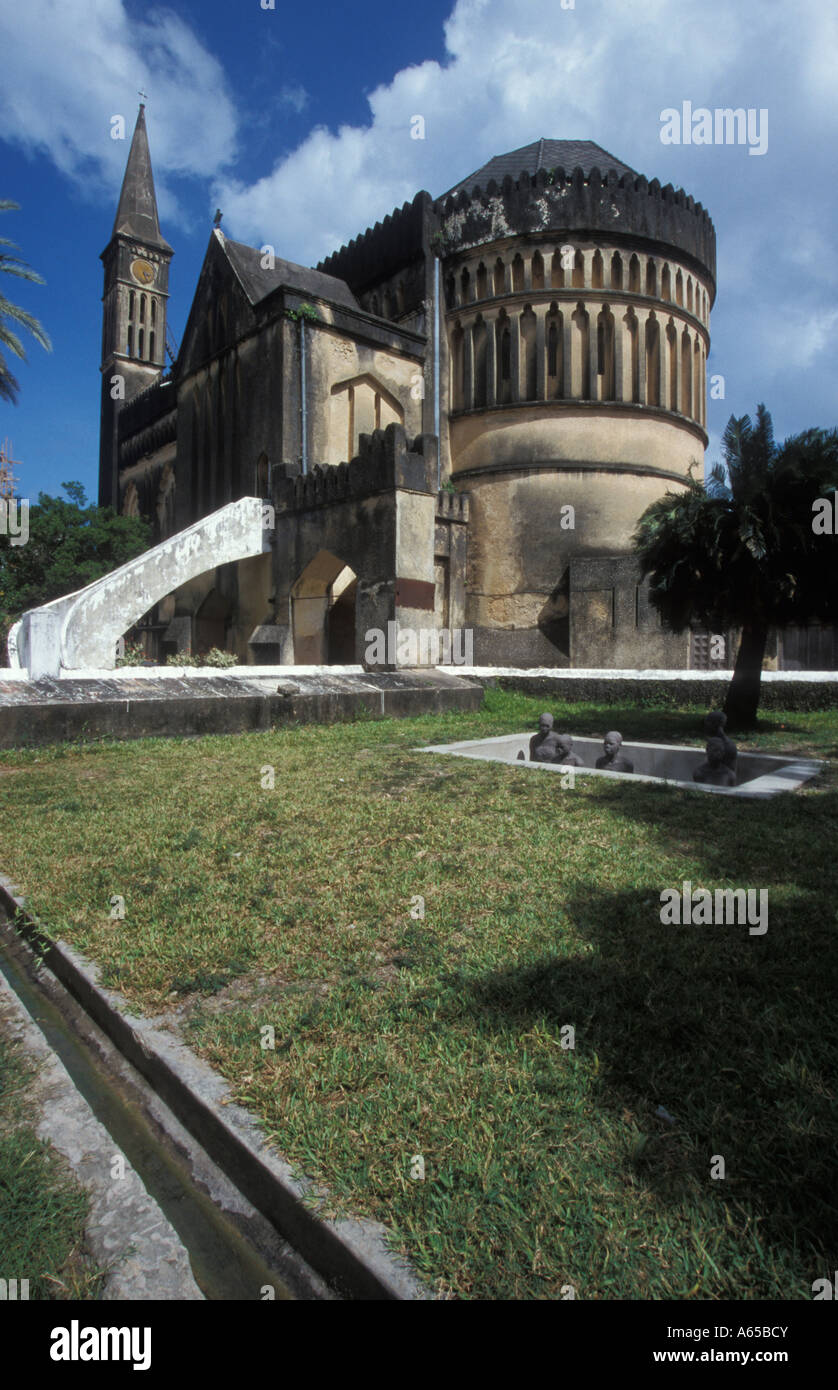 Cattedrale Anglicana costruita al di sopra del vecchio mercato di schiavi 1873-1880 Stone Town Zanzibar Tanzania Foto Stock