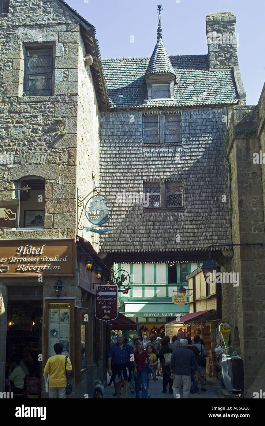 CASA MEDIEVALE IN GRANDE RUE STREET MONT-ST-MICHEL NORMANDIA FRANCIA EUROPA Foto Stock